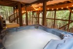 Hot tub located in private area...just you and the deer